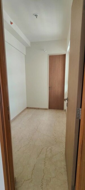 Room in 4 BHK Apartment at Godrej RKS, Chembur – for Rent