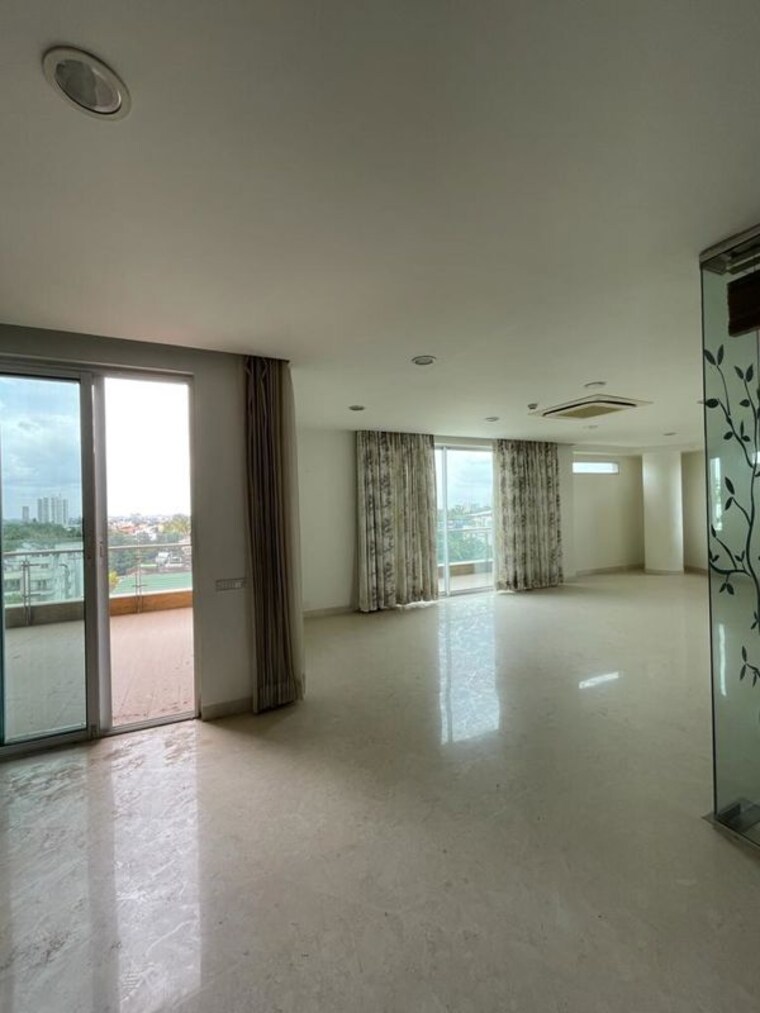 Room, binny-crescent 4 Bedroom 3500 Sq.Ft. Apartment In Benson Town Bangalore 9730287