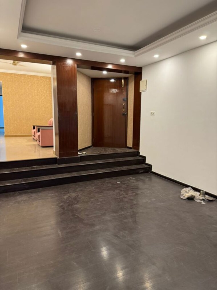 Room, lalazar-apartment 3 Bedroom 1800 Sq.Ft. Apartment In Palace Road Bangalore 9609632