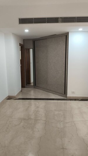 Room in 3 BHK Apartment at Sector 74 – for Rent