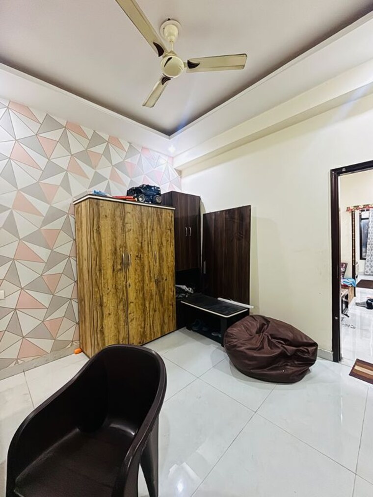 Living Room, kishanpura 3 Bedroom 110 Sq.Yd. Builder Floor In Kishanpura Zirakpur 10588165