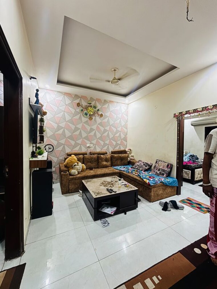 Living Room, kishanpura 3 Bedroom 110 Sq.Yd. Builder Floor In Kishanpura Zirakpur 10588165