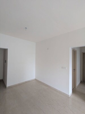 Room in 1 BHK Apartment at Kalpataru Vivant, Jogeshwari East – for Rent