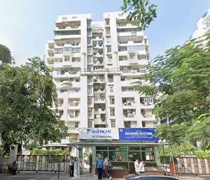  Apartment For Sale in Ahinsa Khand 1