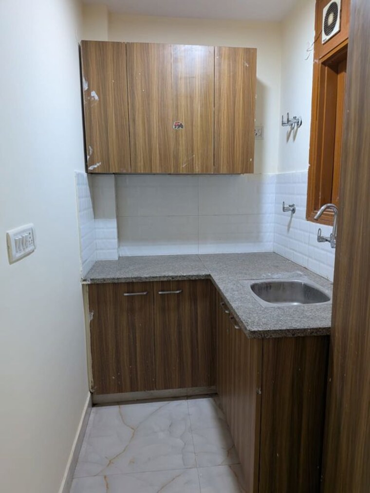 Kitchen, freedom fighters enclave 1 RK 450 Sq.Ft. Apartment In Freedom Fighters Enclave Delhi 10588302