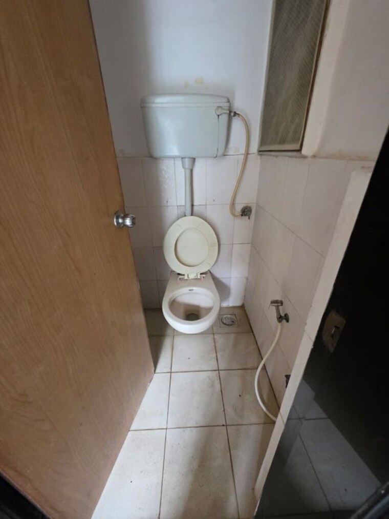 Bathroom, lodha-woods 2 Bedroom 897 Sq.Ft. Apartment In Kandivali East Mumbai 10588258
