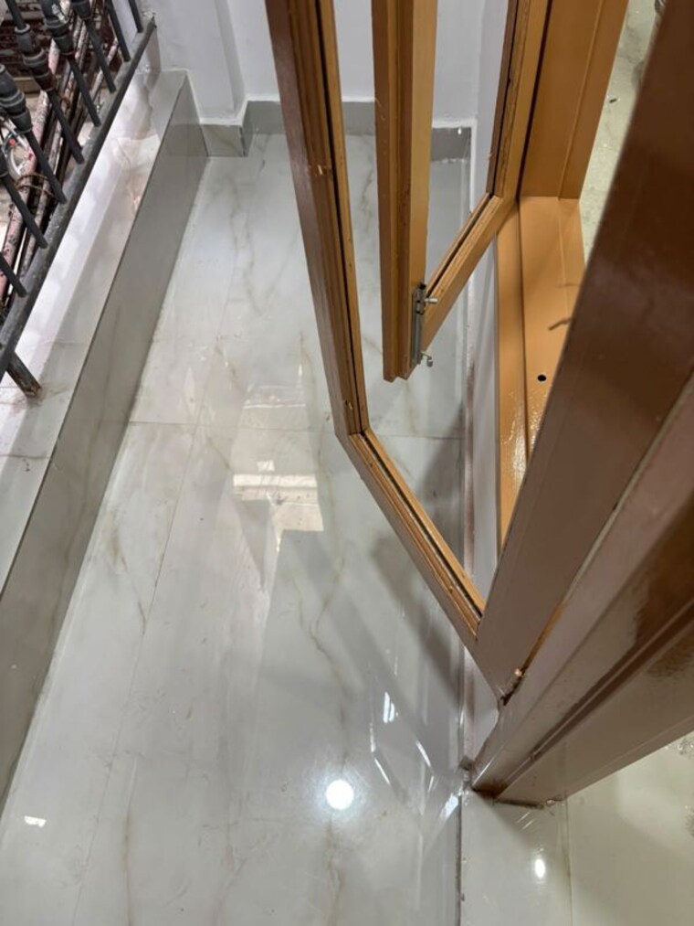 Balcony, freedom fighters enclave 1 Bedroom 450 Sq.Ft. Apartment In Freedom Fighters Enclave Delhi 10588323