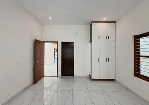 Room in 3 BHK Apartment at Aurobindo The Regent, Kondapur – for Rent