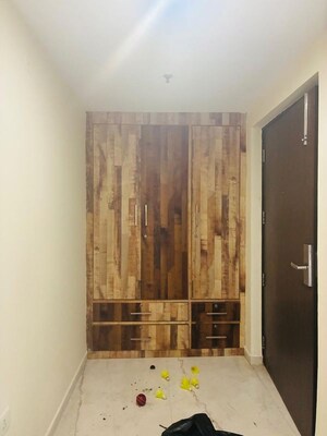 Room in 3 BHK Apartment at Tata Primanti Phase 2, Sector 72 – for Rent