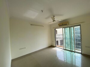 2 BHK Apartment For Rent in Nahar Lilium Lantana, Chandivali