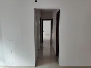 Room in 2 BHK Apartment at Kalpataru Immensa, Kolshet Road – for Sale