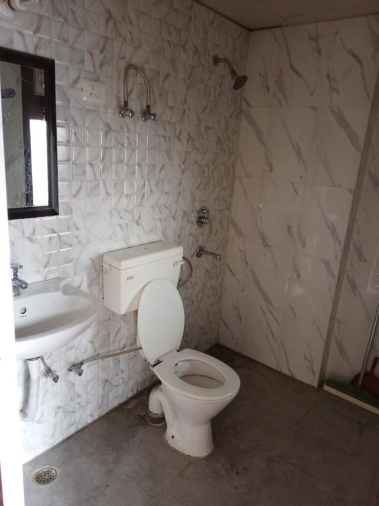 Bathroom, mehak-jeevan 2 Bedroom 855 Sq.Ft. Apartment In Raj Nagar Extension Ghaziabad 10588392