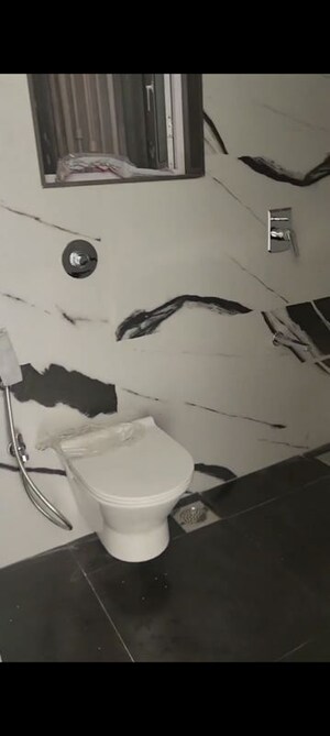 Attached Bathroom in 2 BHK Apartment at Ghatkopar West – for Rent