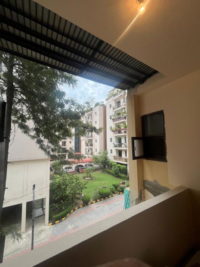 Balcony, dhakoli 3 Bedroom 1100 Sq.Ft. Builder Floor In Dhakoli Zirakpur 10588417