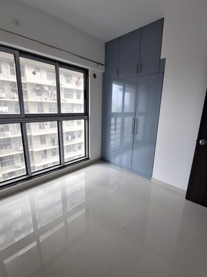 Room in 2 BHK Apartment at Mahindra Alcove, Chandivali – for Rent