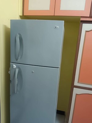 Furnished Amenities in 1 BHK Apartment at Ghatkopar East – for Rent