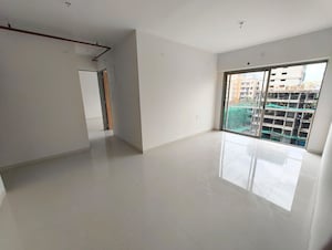 Room in 2 BHK Apartment at Avant Heritage, Jogeshwari East – for Rent