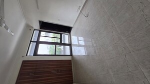 Room in 3 BHK Apartment at Godrej Golf Link Villas, Sector 27 Yamuna Expressway – for Sale
