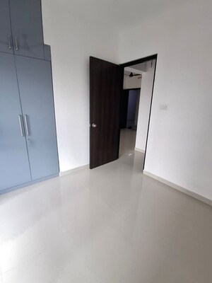 Room in 2 BHK Apartment at UK Iridium, Kandivali East – for Rent