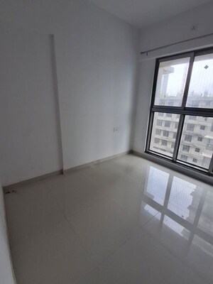 2 BHK Apartment For Rent in UK Iridium, Kandivali East