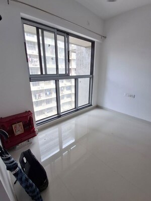 Room in 2 BHK Apartment at UK Iridium, Kandivali East – for Rent