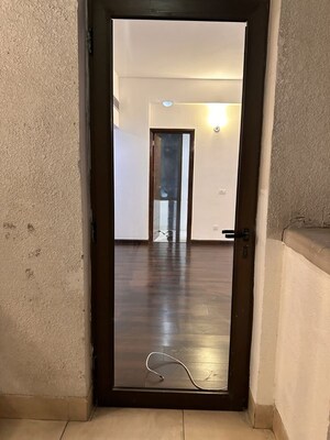 Building Lobby in 4 BHK Apartment at SS Hibiscus, Sector 50 – for Rent