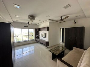 Team Area in 3 BHK Apartment at Romell Umiya Grandeur, Goregaon East – for Rent