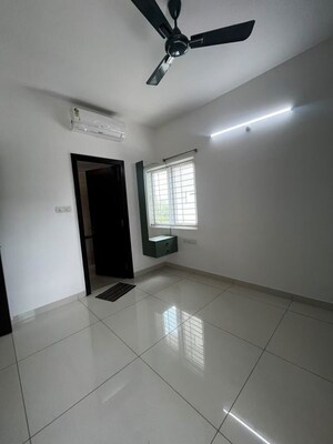 Room in 3 BHK Apartment at Aparna Zenon, Puppalaguda – for Rent