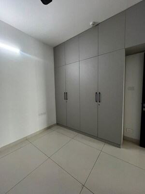 Room in 3 BHK Apartment at Aparna Zenon, Puppalaguda – for Rent