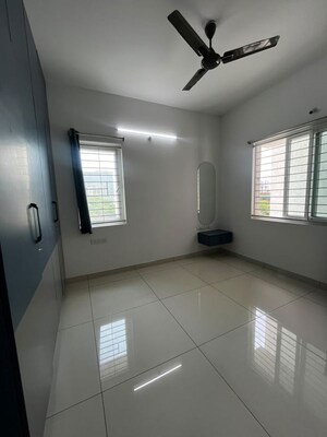 Room in 3 BHK Apartment at Aparna Zenon, Puppalaguda – for Rent