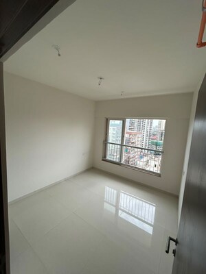 Room in 1 BHK Apartment at Kalpataru Vivant, Jogeshwari East – for Rent