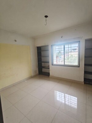 Room in 2.5 BHK Apartment at B.K. Pate Agasti, Walvekar Nagar – for Sale