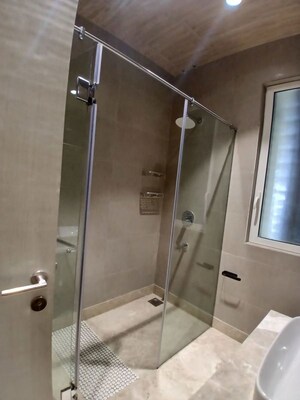 Furnished Amenities in 3 BHK Apartment at Indiabulls Sky, Lower Parel – for Rent