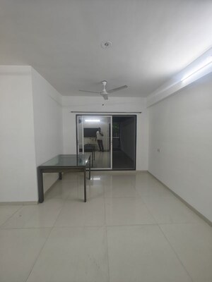 Room in 2 BHK Apartment at Laxcon Plaza, Nerul – for Rent