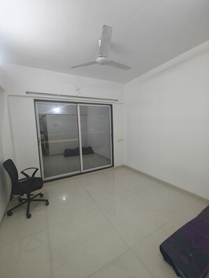 Room in 2 BHK Apartment at Laxcon Plaza, Nerul – for Rent