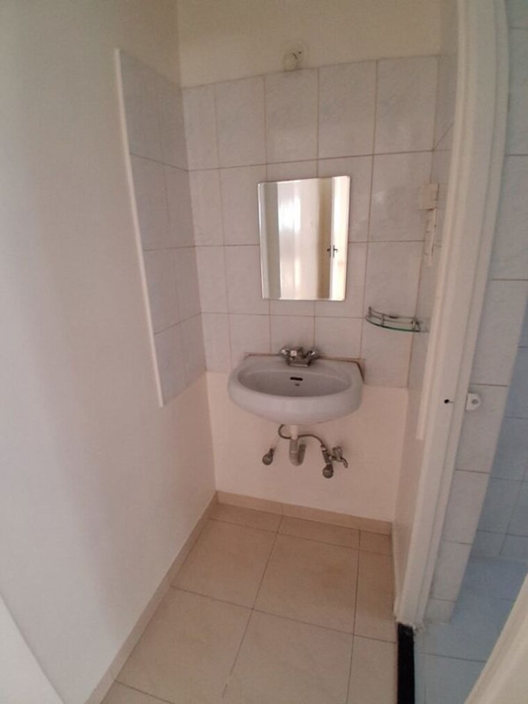 Bathroom, venkatesh-heights-aundh 3 Bedroom 1500 Sq.Ft. Apartment In Aundh Pune 10588485