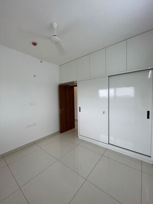 Room in 3 BHK Apartment at Meridian Park At The Prestige City, Sarjapur Road – for Rent