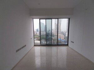 Room in 5 BHK Apartment at Rustomjee Crown, Prabhadevi – for Rent