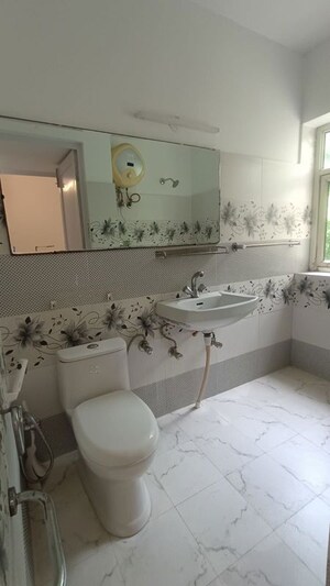 Bathroom in 1 BHK Builder Floor at Malviya Nagar – for Rent