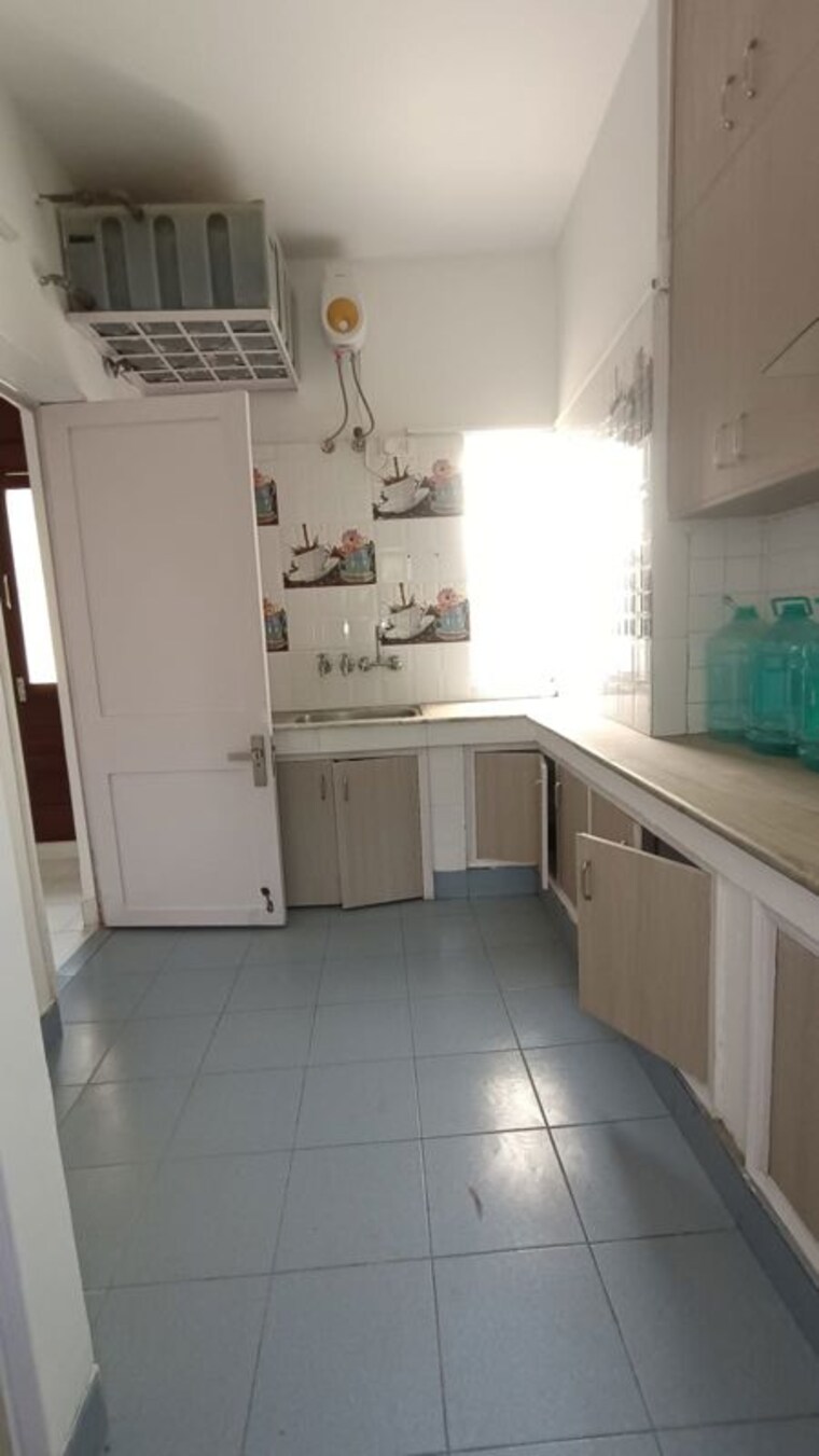 Kitchen, malviya nagar 1 Bedroom 600 Sq.Ft. Builder Floor In Malviya Nagar Delhi 10588495