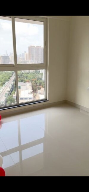 Room in 2 BHK Apartment at Sheth Avante, Kanjurmarg West – for Rent