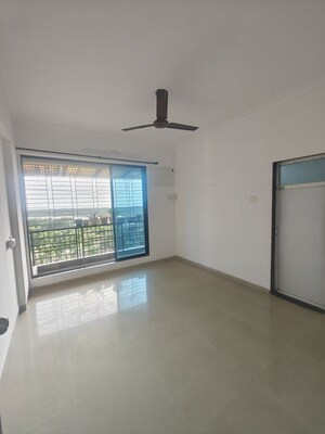 Room in 2 BHK Apartment at Platinum Balaji Kalash, Nerul – for Rent