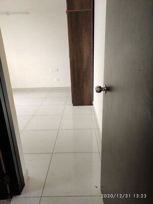 Room in 2 BHK Apartment at Prestige IVY Terraces, Kadubeesanahalli – for Rent