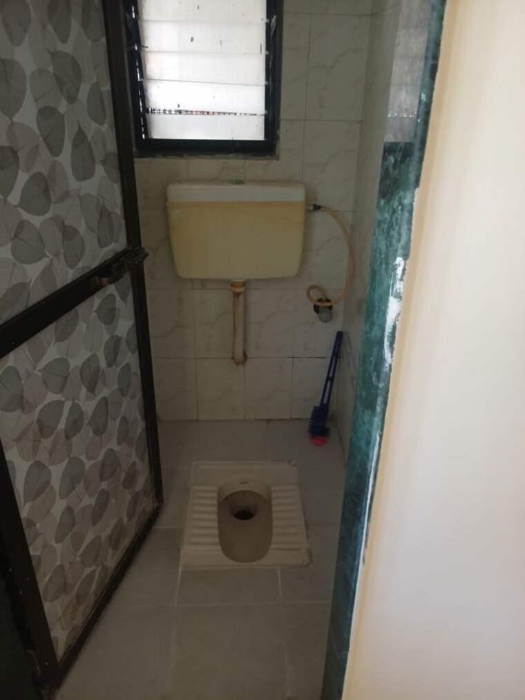 Bathroom, chandrabhaga-chs-prabhadevi 1 RK 200 Sq.Ft. Apartment In Prabhadevi Mumbai 10588521