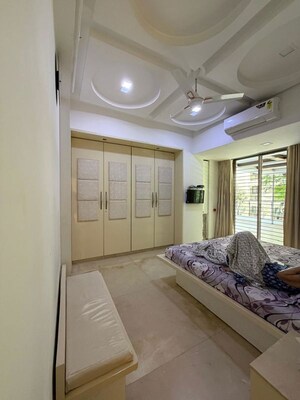 Bedroom in 5 BHK Apartment at Santacruz Mansion, Santacruz East – for Rent