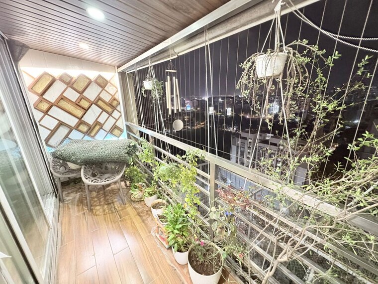 Balcony, hubtown-sunstone 3 Bedroom 1300 Sq.Ft. Apartment In Bandra East Mumbai 10588538