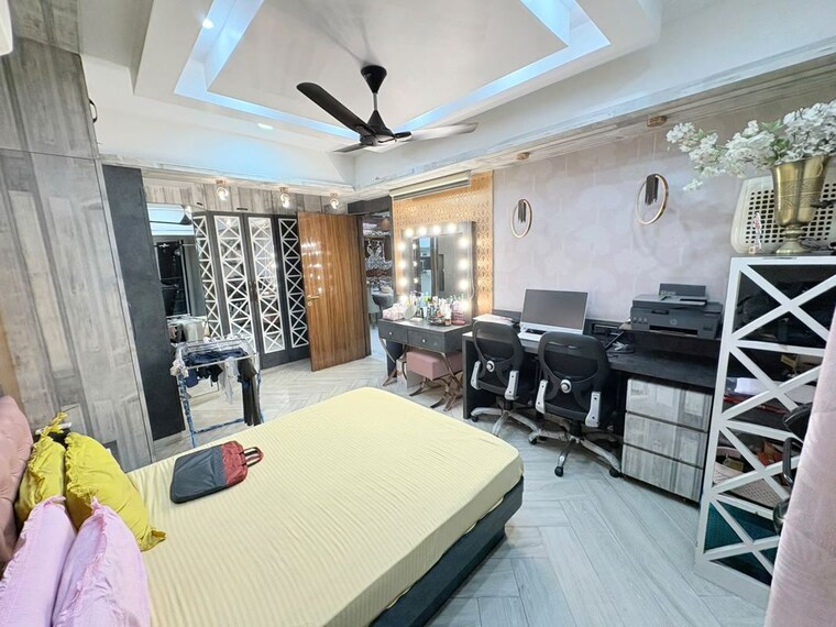 Team Area, hubtown-sunstone 3 Bedroom 1300 Sq.Ft. Apartment In Bandra East Mumbai 10588538