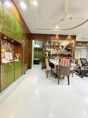 Team Area in 3 BHK Apartment at Hubtown Sunstone, Bandra East – for Rent