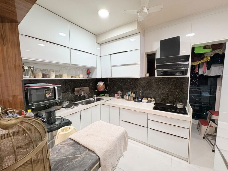 Team Area, hubtown-sunstone 3 Bedroom 1300 Sq.Ft. Apartment In Bandra East Mumbai 10588538
