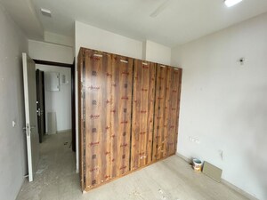 Room in 3 BHK Apartment at Adani Ten BKC, Bandra East – for Rent